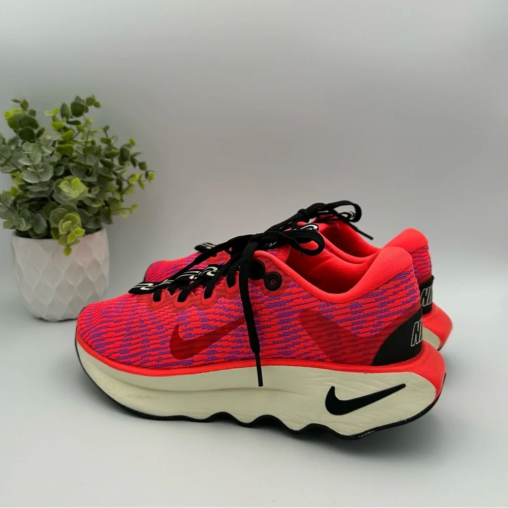 Nike Women’s Motiva Bright Crimson Pink Mesh Athletic Running Shoes Size 7.5 - Picture 3 of 12